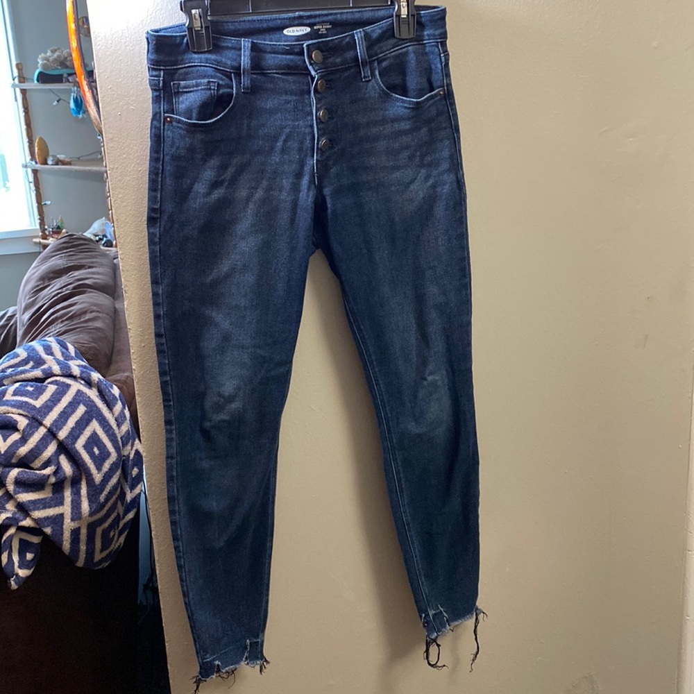 Old Navy blue jeans| fringe cutoffs at ankle| SZ 4